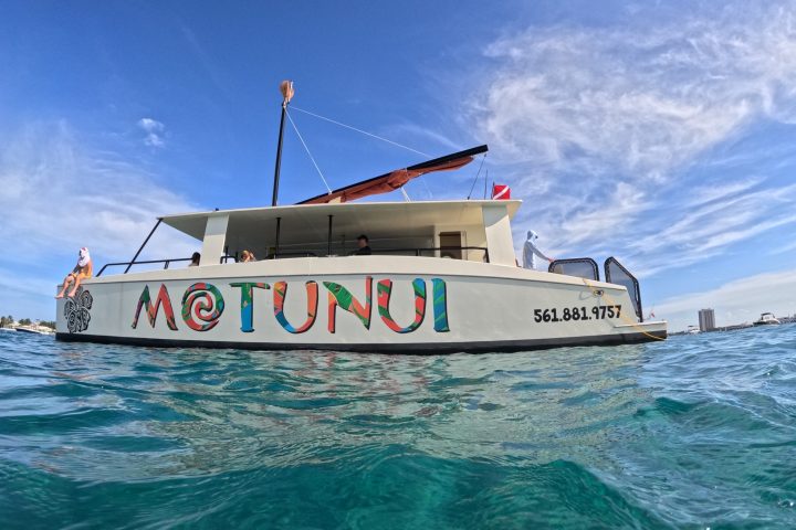 a boat that is floating in the water